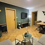 Gemuetliche Direkt Am Kuestenkanal! 公寓
