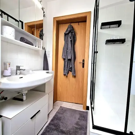 Gemuetliche Direkt Am Kuestenkanal! Apartment Wardenburg